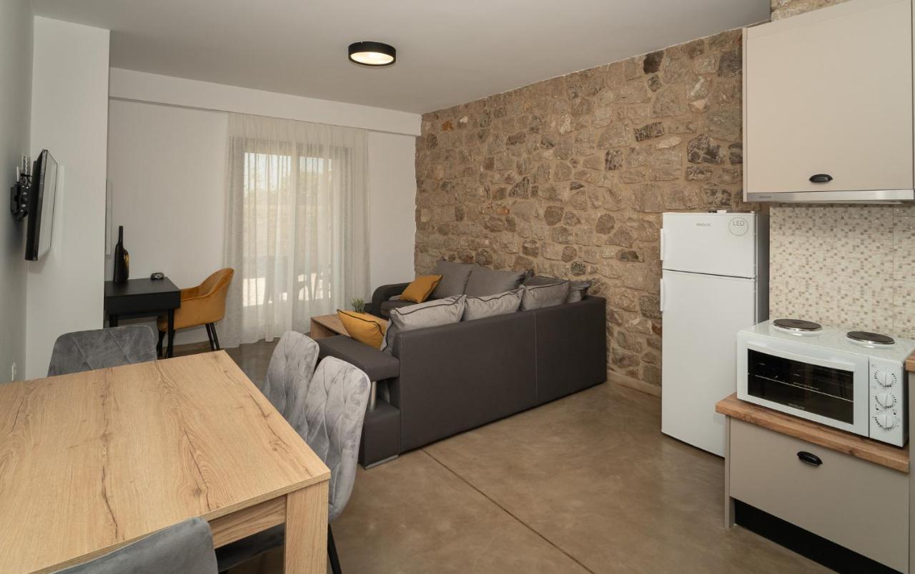 Lithos Suites Finikounta Ngoại thất bức ảnh