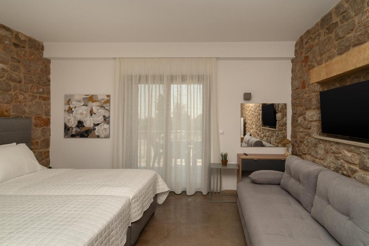 Lithos Suites Finikounta Ngoại thất bức ảnh