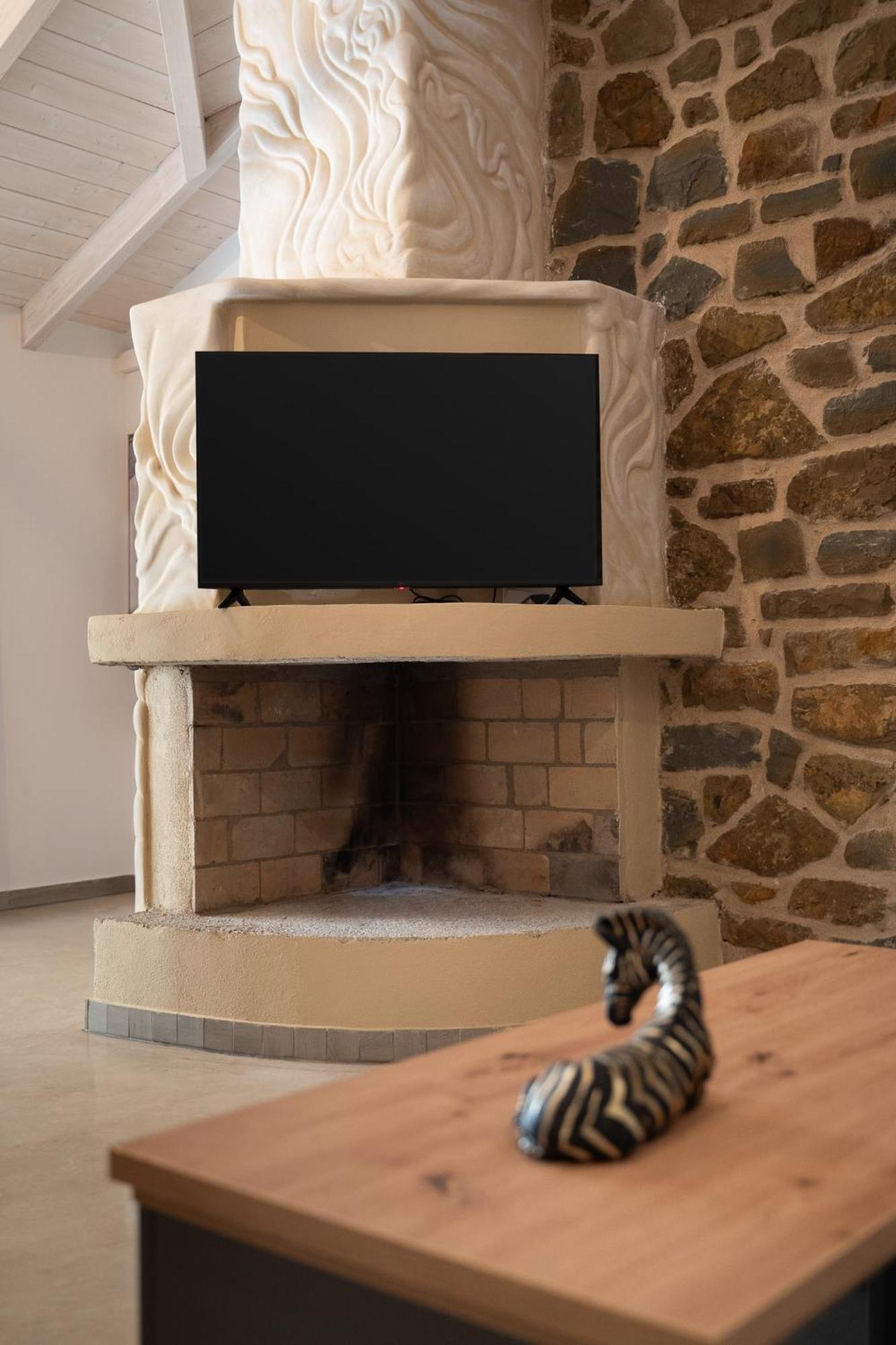 Lithos Suites Finikounta Ngoại thất bức ảnh